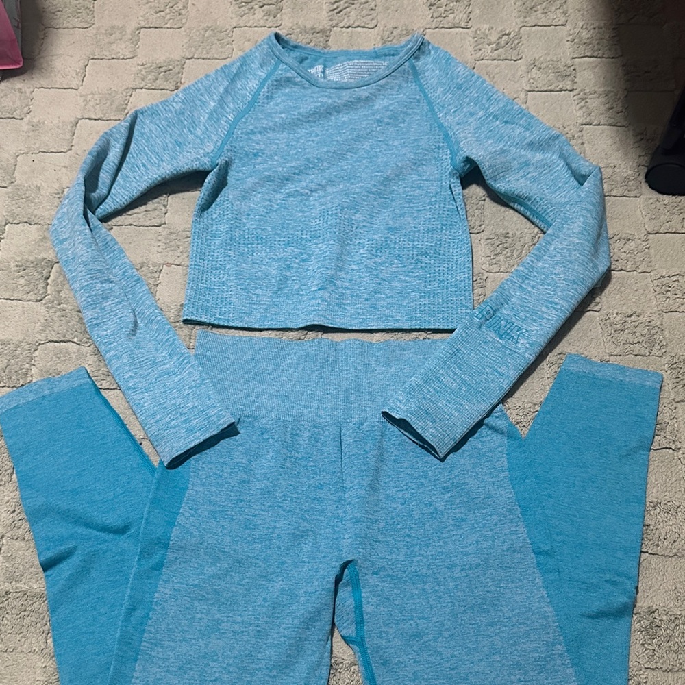 Blue Long Sleeve Crop Top and Leggings Set